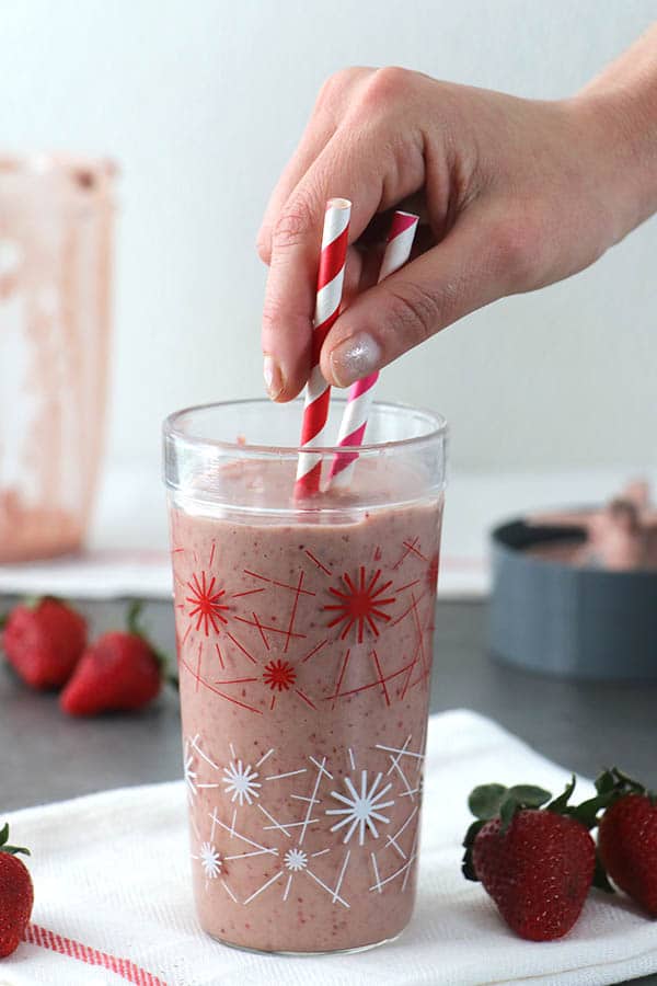 Strawberry Smoothie strawberry tahini glueandglitter