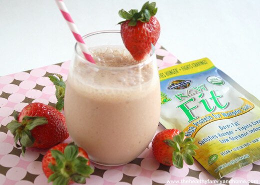 Strawberry Smoothie strawberry with Raw Fit from Garden of Life Raw Vegan GF thehealthyfamilyandhome