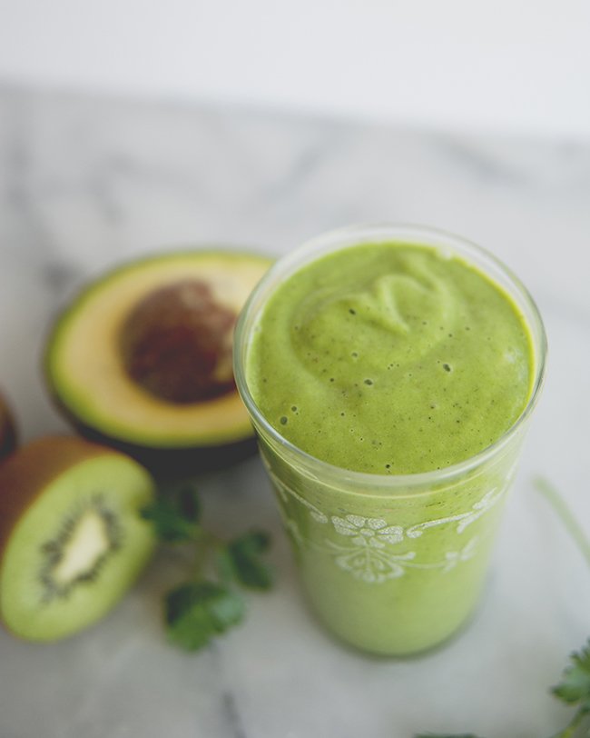 avocado smoothie mas verde smoothie thekitchykitchen