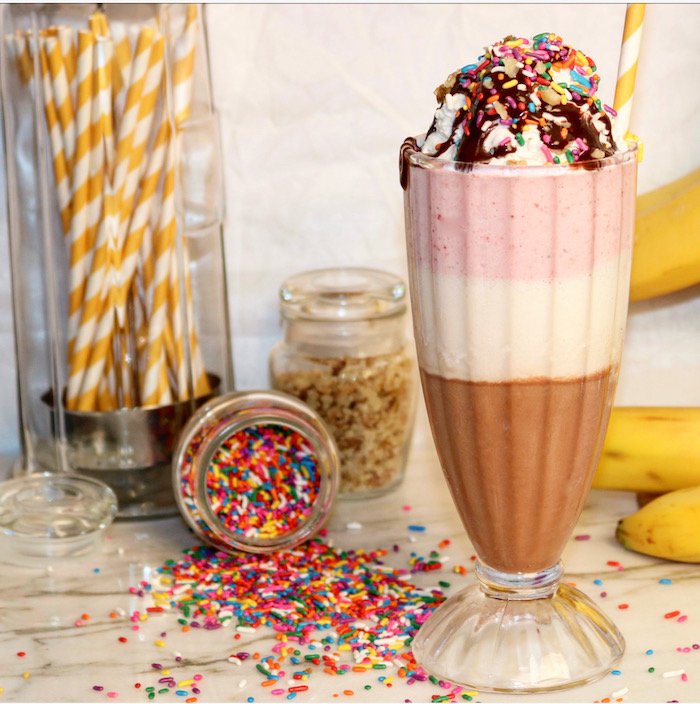 banana split smoothie with toppings