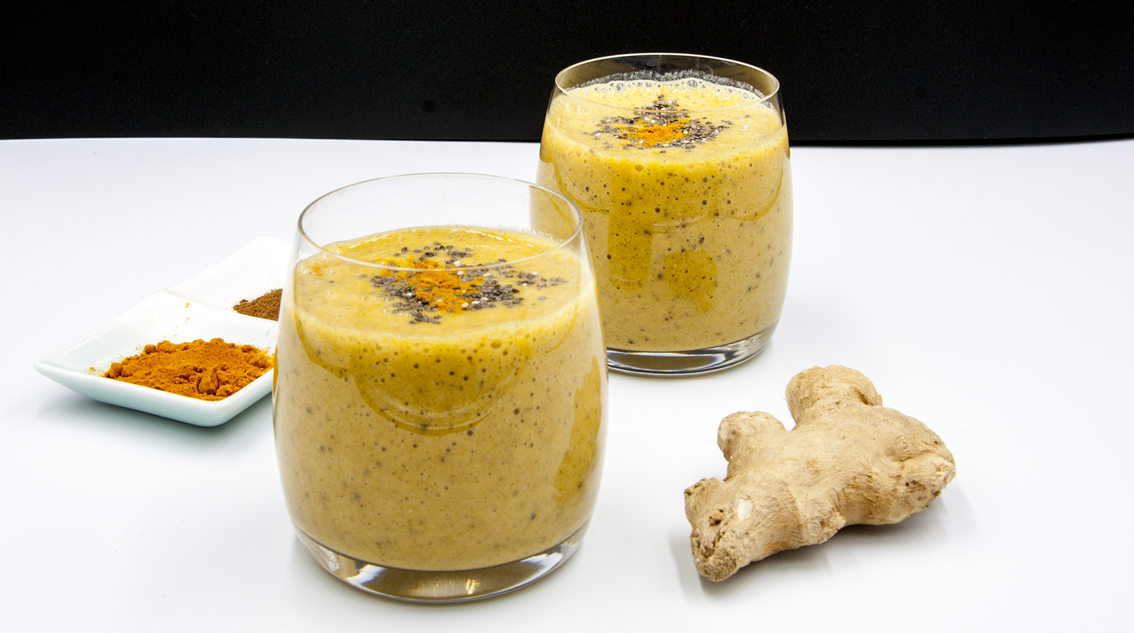 detox smoothie ginger and turmeric detox theyumyumclub