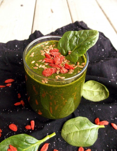 green smoothie goji berries havocinthekitchen