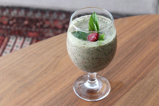 green smoothie raspberry mint green smoothie itrytoeathealthy