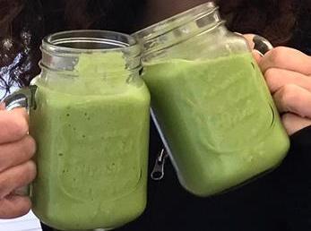 healthy alkaline green smoothie essentiallyorganizedlife
