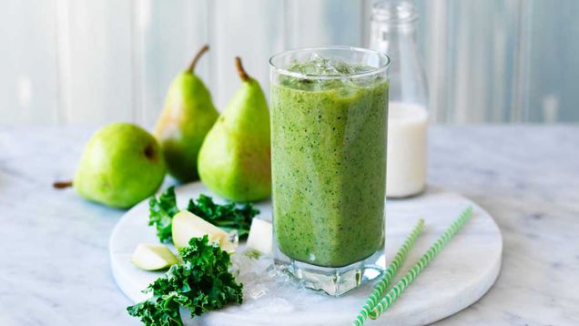 kale smoothie kale and pear smoothe kitchen.nine