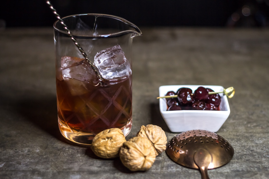 bourbon cocktail walnut manhattan bittersweetspirit.