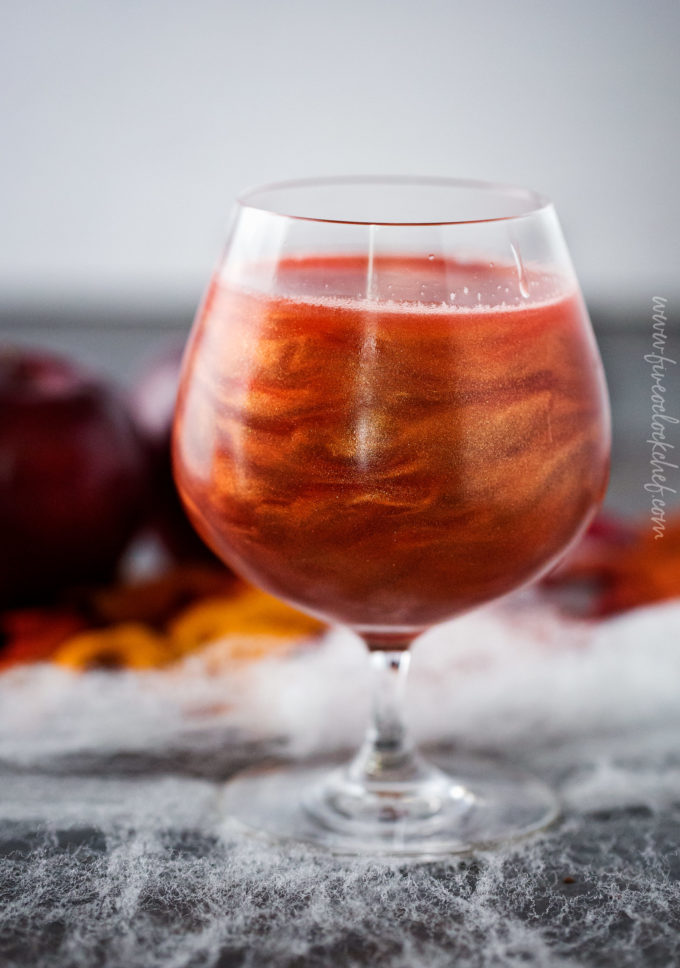 halloween poisoned apple cider cocktail thechunkychef