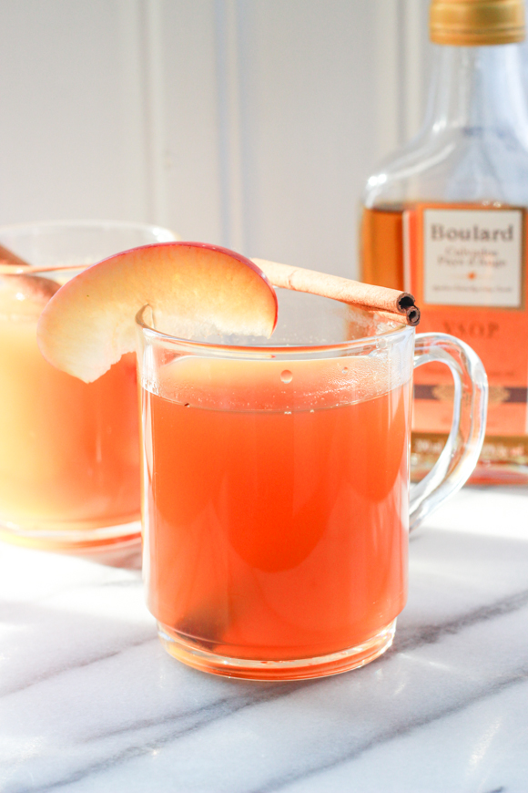 thanksgiving cocktails apple cider hot toddy treatsandeatsblog