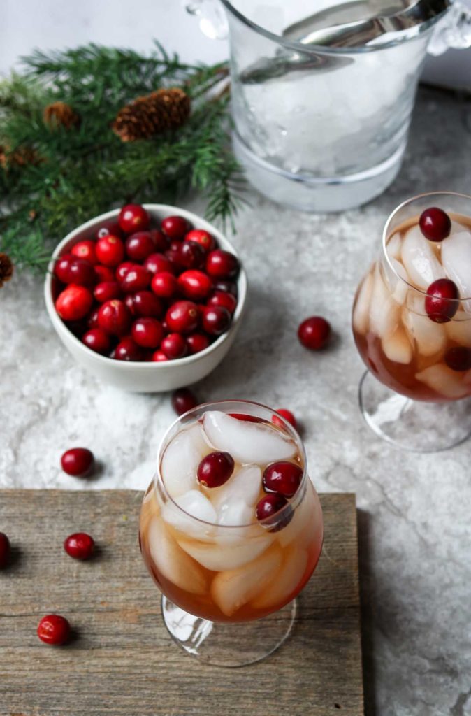 thanksgiving cocktails cranberry wine spritzer momsdinner