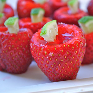 jello shots strawberry margarita jell o shots .kimlivlife