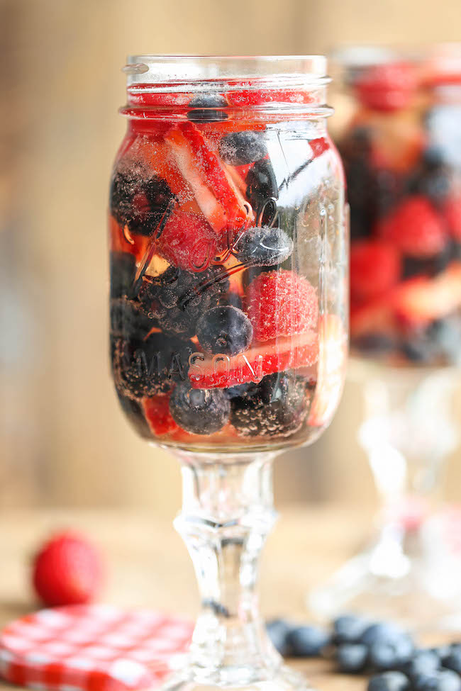 sangria easy berry sangri damndelicious