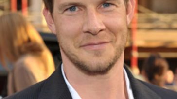 Eric Mabius